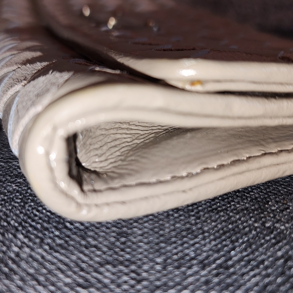 Preowned Michael Kors‎ texture weaved Clutch - Picture 7 of 14